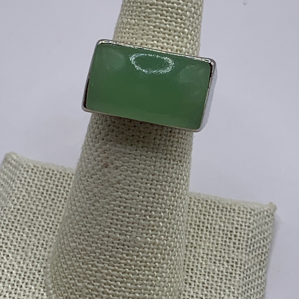 Green and Silver Women's Ring, Size 6 - Picture 2 of 6